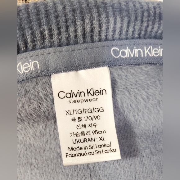 Calvin Klein Women's V-Neck Sweater in Slate - Picture 11 of 11
